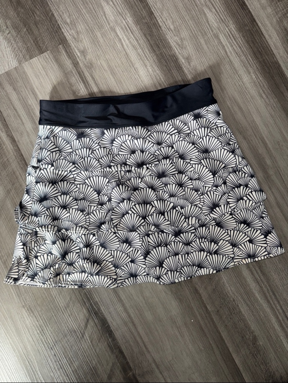 Sweaty Betty XS skirt skort tennis golf pickleball black women’s tiered athletic